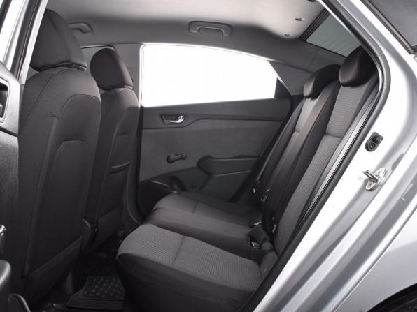 Hyundai Solaris II с пробегом 2017 года, цена 1 349 995 рублей, 53401 км, седан, Автокод Объявления