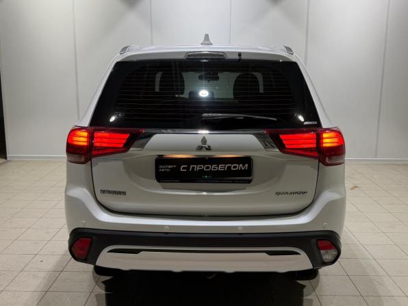 Mitsubishi Outlander III Рестайлинг 2 с пробегом 2017 года, цена 1 925 000 рублей, 161000 км, внедорожник, Автокод Объявления