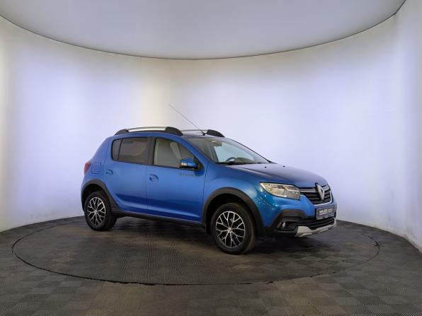 Renault Sandero II Рестайлинг с пробегом 2022 года, цена 1 385 000 рублей, 71983 км, хэтчбек, Автокод Объявления