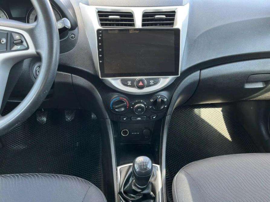 Hyundai Solaris I Буинск  - изображение 11