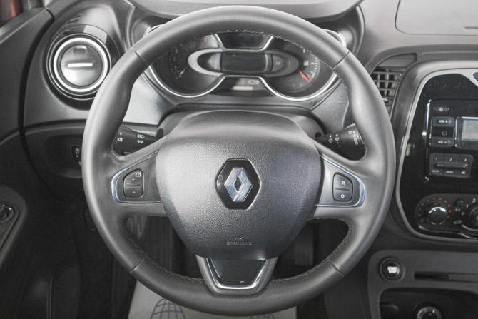 Renault Kaptur I с пробегом 2017 года, цена 1 299 000 рублей, 157670 км, внедорожник, Автокод Объявления