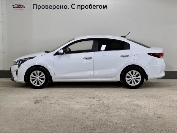 Kia Rio IV Рестайлинг с пробегом 2022 года, цена 1 679 000 рублей, 136000 км, седан, Автокод Объявления