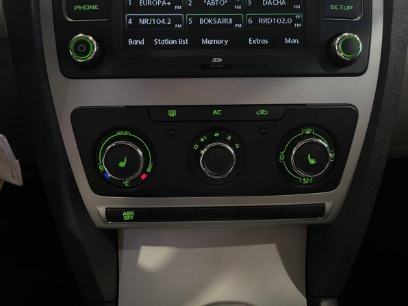Skoda Octavia II (A5) Рестайлинг с пробегом 2009 года, цена 827 000 рублей, 237180 км, лифтбек, Автокод Объявления