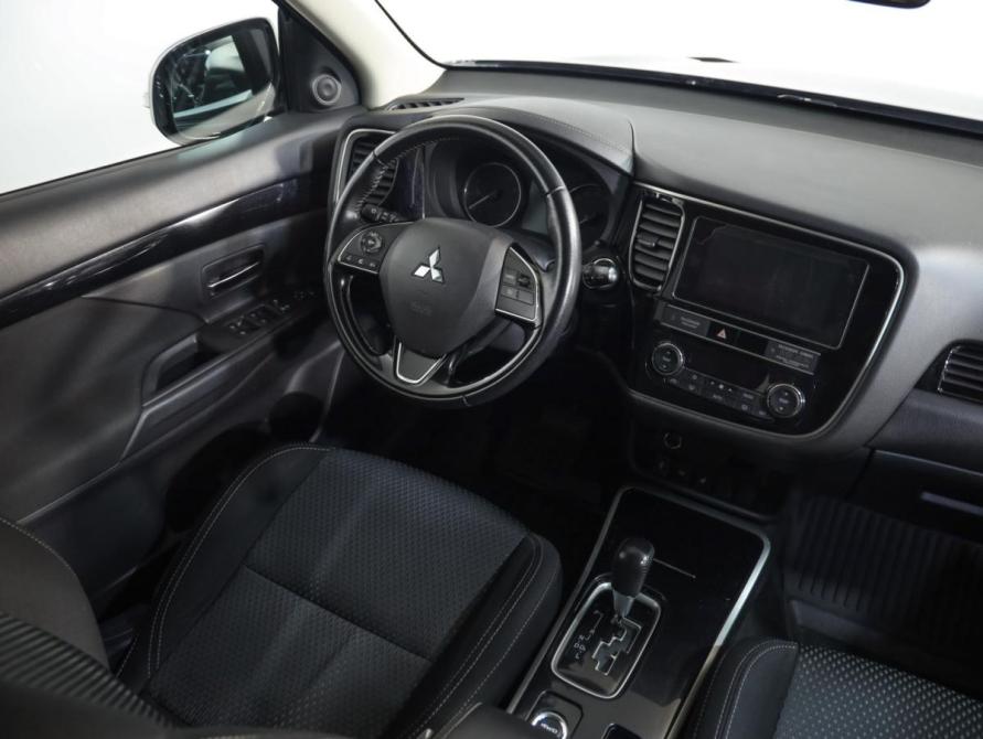 Mitsubishi Outlander III Рестайлинг 3 Санкт-Петербург  - изображение 9