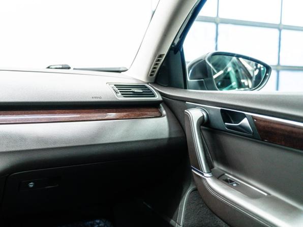 Volkswagen Passat B7 с пробегом 2012 года, цена 1 150 000 рублей, 185675 км, седан, Автокод Объявления