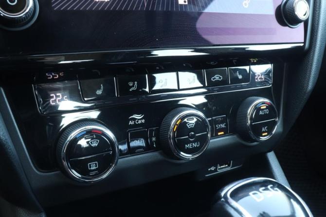 Skoda Octavia III (A7) Рестайлинг с пробегом 2019 года, цена 1 499 000 рублей, 201078 км, лифтбек, Автокод Объявления