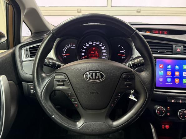Kia Ceed II Рестайлинг с пробегом 2017 года, цена 1 450 000 рублей, 92185 км, универсал, Автокод Объявления