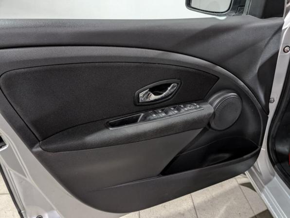Renault Fluence I Рестайлинг с пробегом 2014 года, цена 950 000 рублей, 128461 км, седан, Автокод Объявления