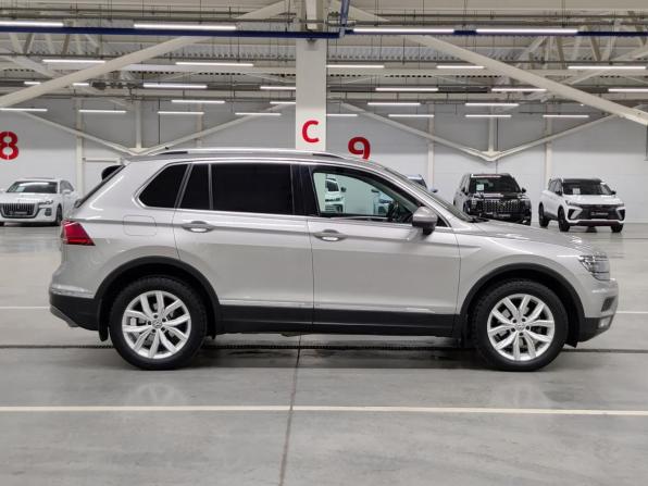 Volkswagen Tiguan II с пробегом 2017 года, цена 2 501 000 рублей, 141067 км, внедорожник, Автокод Объявления