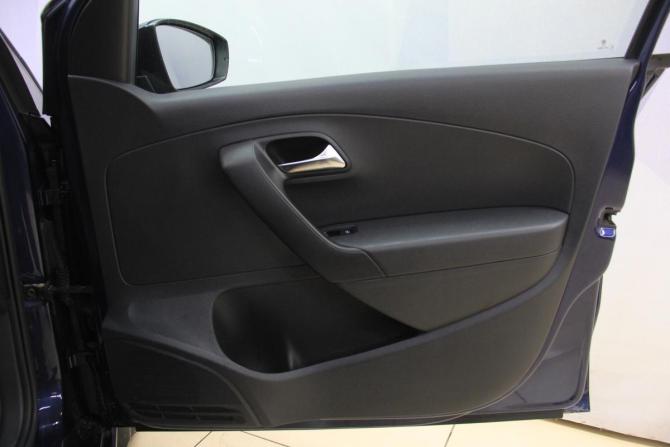 Volkswagen Polo V Рестайлинг с пробегом 2016 года, цена 1 258 000 рублей, 83397 км, седан, Автокод Объявления