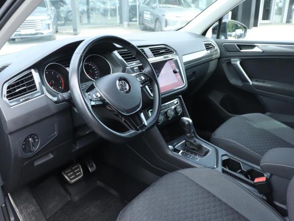 Volkswagen Tiguan II с пробегом 2018 года, цена 2 550 000 рублей, 112871 км, внедорожник, Автокод Объявления