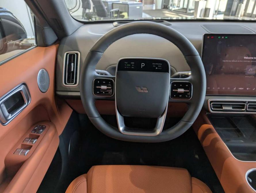 Li Auto (Lixiang) L6 Москва  - изображение 7