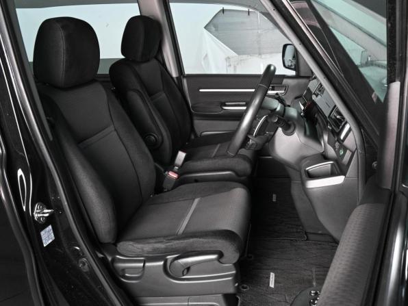 Honda Stepwgn V Рестайлинг с пробегом 2019 года, цена 2 399 000 рублей, 84684 км, минивэн, Автокод Объявления