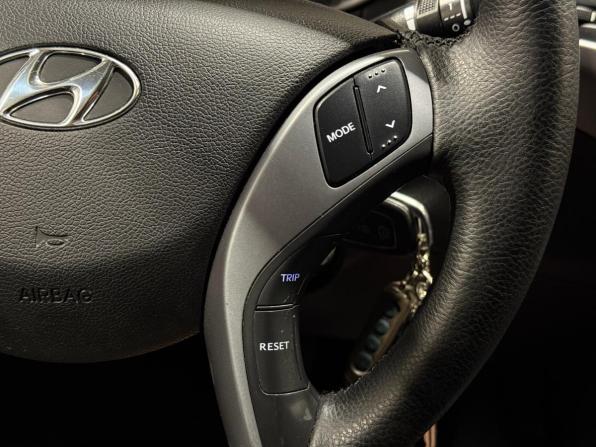 Hyundai Elantra V (MD) Рестайлинг с пробегом 2015 года, цена 1 190 000 рублей, 176834 км, седан, Автокод Объявления