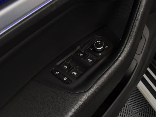 Volkswagen Touareg III с пробегом 2021 года, цена 4 549 000 рублей, 188631 км, внедорожник, Автокод Объявления