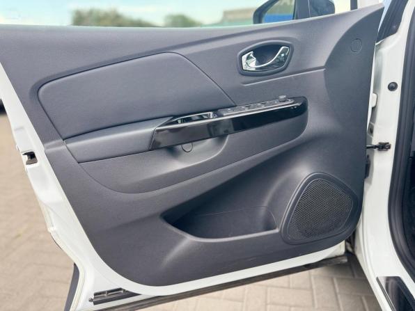 Renault Kaptur I с пробегом 2016 года, цена 1 245 000 рублей, 98000 км, внедорожник, Автокод Объявления