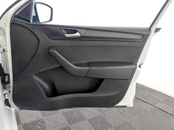 Volkswagen Polo VI с пробегом 2022 года, цена 1 529 000 рублей, 58455 км, лифтбек, Автокод Объявления