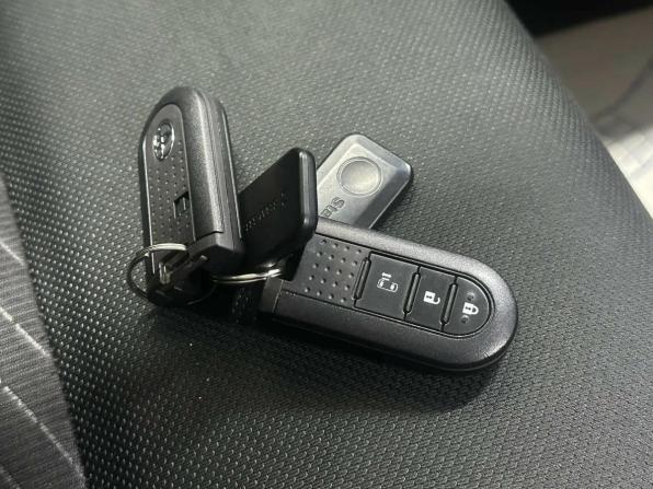 Toyota Roomy I с пробегом 2019 года, цена 925 000 рублей, 101380 км, минивэн, Автокод Объявления