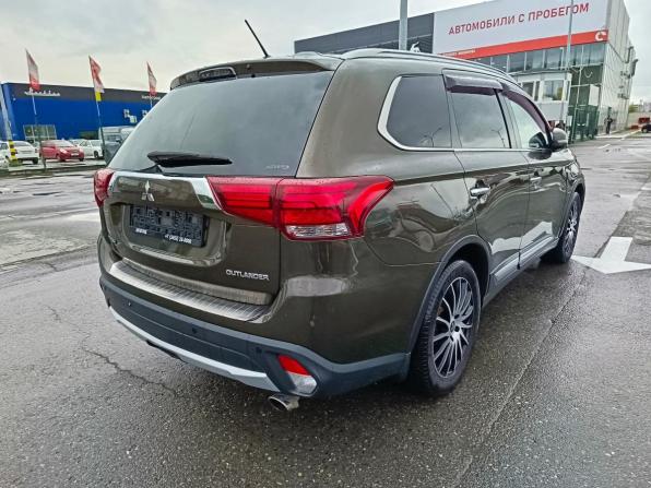 Mitsubishi Outlander III Рестайлинг 2 с пробегом 2016 года, цена 1 699 995 рублей, 235333 км, внедорожник, Автокод Объявления