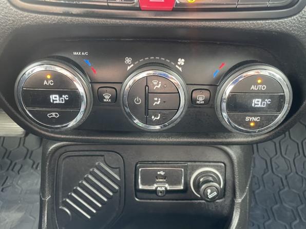 Jeep Renegade I с пробегом 2017 года, цена 1 599 000 рублей, 90695 км, внедорожник, Автокод Объявления