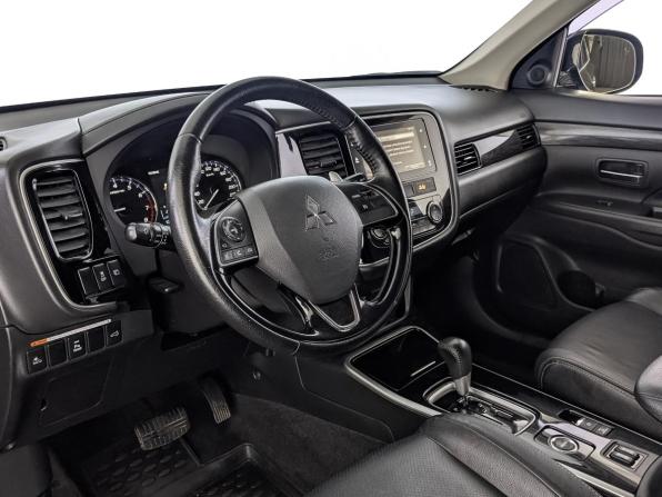 Mitsubishi Outlander III Рестайлинг 2 с пробегом 2018 года, цена 2 380 000 рублей, 123700 км, внедорожник, Автокод Объявления