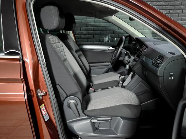 Volkswagen Tiguan II Рестайлинг с пробегом 2021 года, цена 2 699 000 рублей, 50612 км, внедорожник, Автокод Объявления