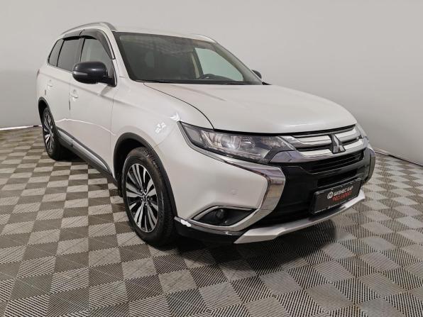 Mitsubishi Outlander III Рестайлинг 2 с пробегом 2016 года, цена 1 599 000 рублей, 137420 км, внедорожник, Автокод Объявления