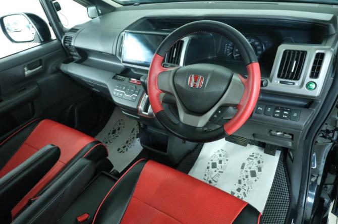 Honda Stepwgn IV Рестайлинг с пробегом 2012 года, цена 1 599 000 рублей, 200050 км, минивэн, Автокод Объявления