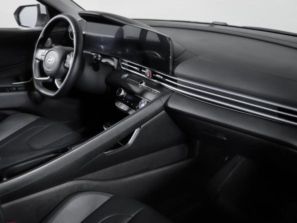 Hyundai Elantra VII (CN7) Рестайлинг с пробегом 2023 года, цена 2 110 000 рублей, 26653 км, седан, Автокод Объявления