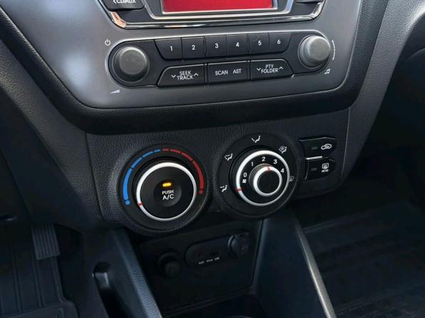 Kia Rio III с пробегом 2013 года, цена 899 000 рублей, 164000 км, хэтчбек, Автокод Объявления