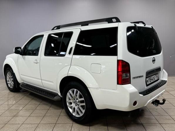 Nissan Pathfinder III Рестайлинг с пробегом 2011 года, цена 1 370 000 рублей, 303500 км, внедорожник, Автокод Объявления