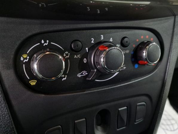 Renault Sandero II Рестайлинг с пробегом 2022 года, цена 1 470 000 рублей, 36083 км, хэтчбек, Автокод Объявления
