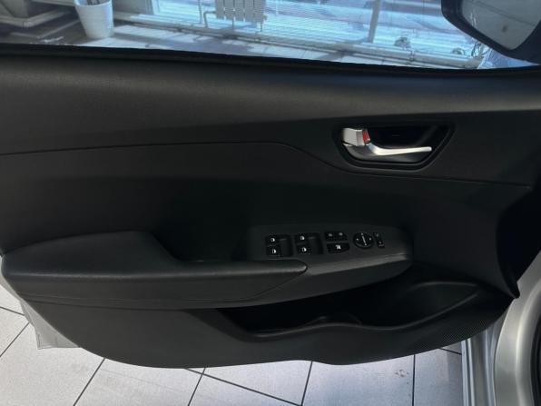 Hyundai Solaris II Рестайлинг с пробегом 2021 года, цена 1 689 000 рублей, 49475 км, седан, Автокод Объявления