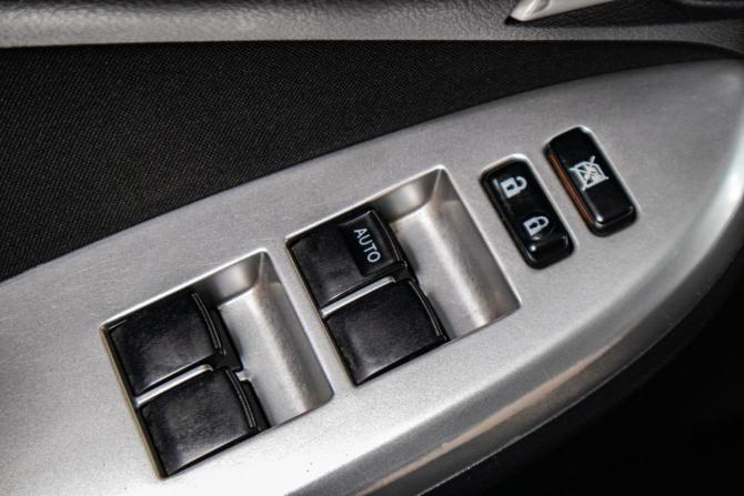 Toyota Corolla X (E140 E150) Рестайлинг с пробегом 2011 года, цена 1 079 000 рублей, 280500 км, седан, Автокод Объявления