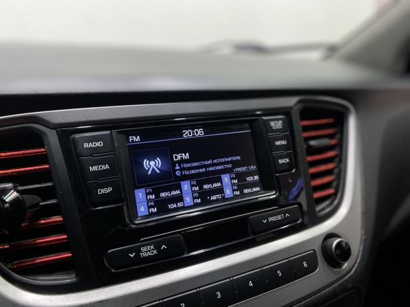 Hyundai Solaris II с пробегом 2018 года, цена 1 099 900 рублей, 130000 км, седан, Автокод Объявления