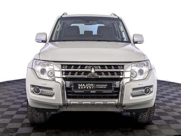 Mitsubishi Pajero IV Рестайлинг 2 с пробегом 2017 года, цена 3 125 000 рублей, 106953 км, внедорожник, Автокод Объявления