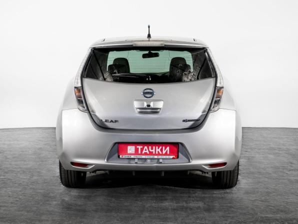 Nissan Leaf I (ZE0/AZE0) с пробегом 2011 года, цена 592 000 рублей, 121954 км, хэтчбек, Автокод Объявления