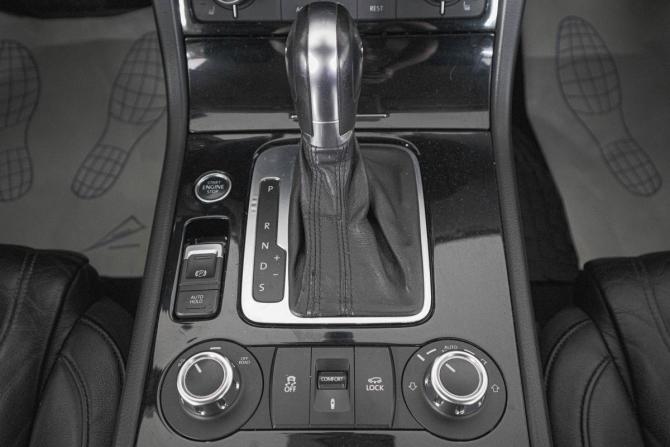 Volkswagen Touareg II с пробегом 2010 года, цена 1 899 000 рублей, 367000 км, внедорожник, Автокод Объявления