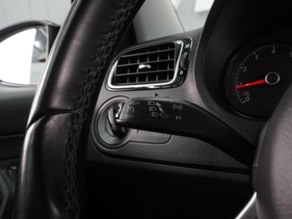 Volkswagen Polo V Рестайлинг с пробегом 2018 года, цена 1 484 000 рублей, 113793 км, седан, Автокод Объявления