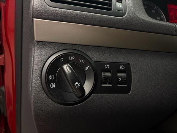 Volkswagen Touran I Рестайлинг с пробегом 2008 года, цена 699 000 рублей, 193946 км, компактвэн, Автокод Объявления