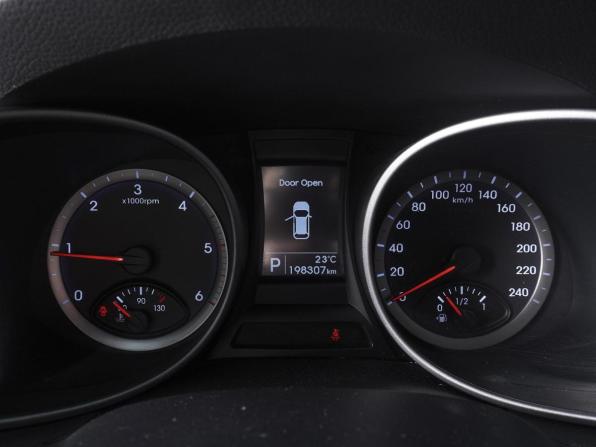 Hyundai Santa Fe III с пробегом 2013 года, цена 1 750 000 рублей, 198307 км, внедорожник, Автокод Объявления