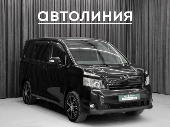 Toyota Voxy II (R70) с пробегом 2009 года, цена 1 420 000 рублей, 182800 км, минивэн, Автокод Объявления
