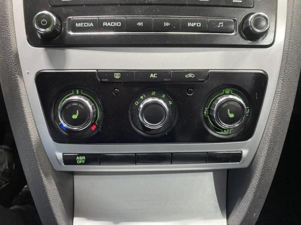 Skoda Octavia II (A5) Рестайлинг с пробегом 2010 года, цена 689 000 рублей, 263615 км, лифтбек, Автокод Объявления