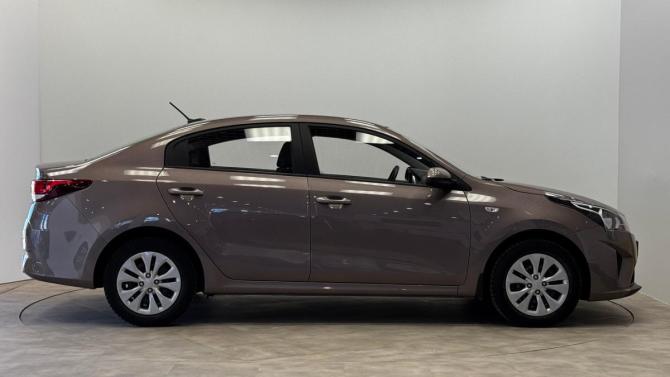 Kia Rio IV Рестайлинг с пробегом 2021 года, цена 1 615 000 рублей, 34151 км, седан, Автокод Объявления