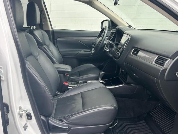 Mitsubishi Outlander III Рестайлинг 3 с пробегом 2019 года, цена 2 350 000 рублей, 105104 км, внедорожник, Автокод Объявления