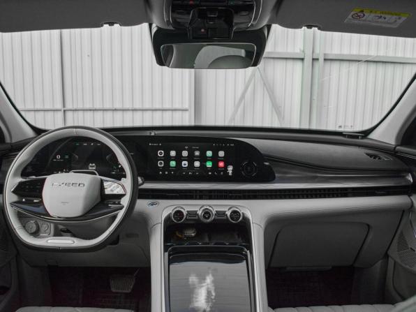 Exeed RX с пробегом 2023 года, цена 2 950 000 рублей, 30402 км, внедорожник, Автокод Объявления