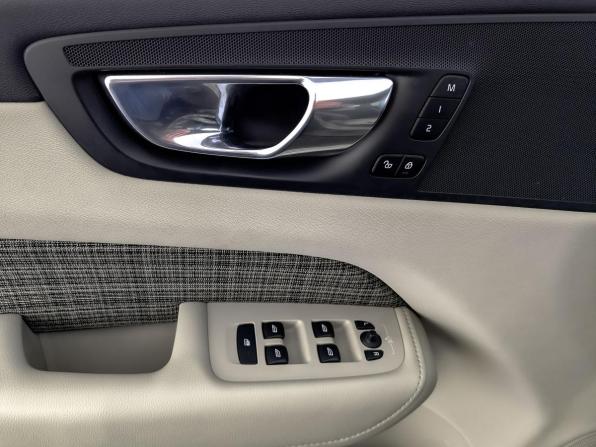 Volvo XC60 II с пробегом 2020 года, цена 3 700 000 рублей, 100001 км, внедорожник, Автокод Объявления