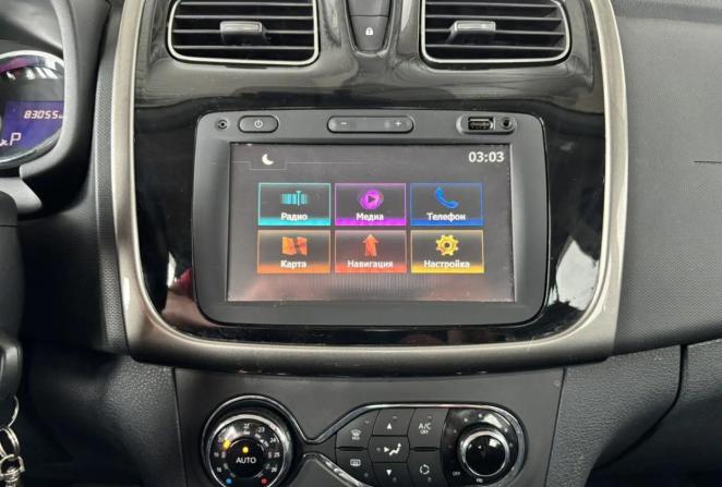 Renault Sandero II с пробегом 2015 года, цена 895 000 рублей, 83054 км, хэтчбек, Автокод Объявления