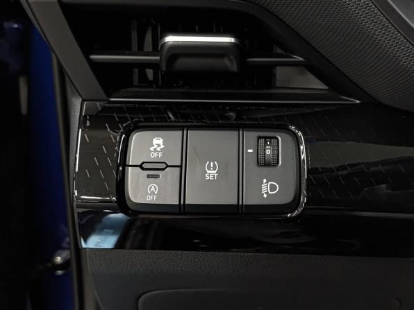 Hyundai Lafesta I Рестайлинг с пробегом 2022 года, цена 2 610 000 рублей, 32824 км, седан, Автокод Объявления