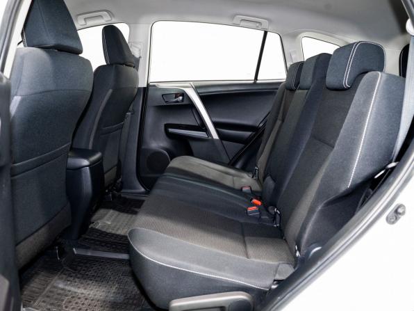 Toyota RAV4 IV (XA40) Рестайлинг с пробегом 2018 года, цена 2 380 000 рублей, 43700 км, внедорожник, Автокод Объявления